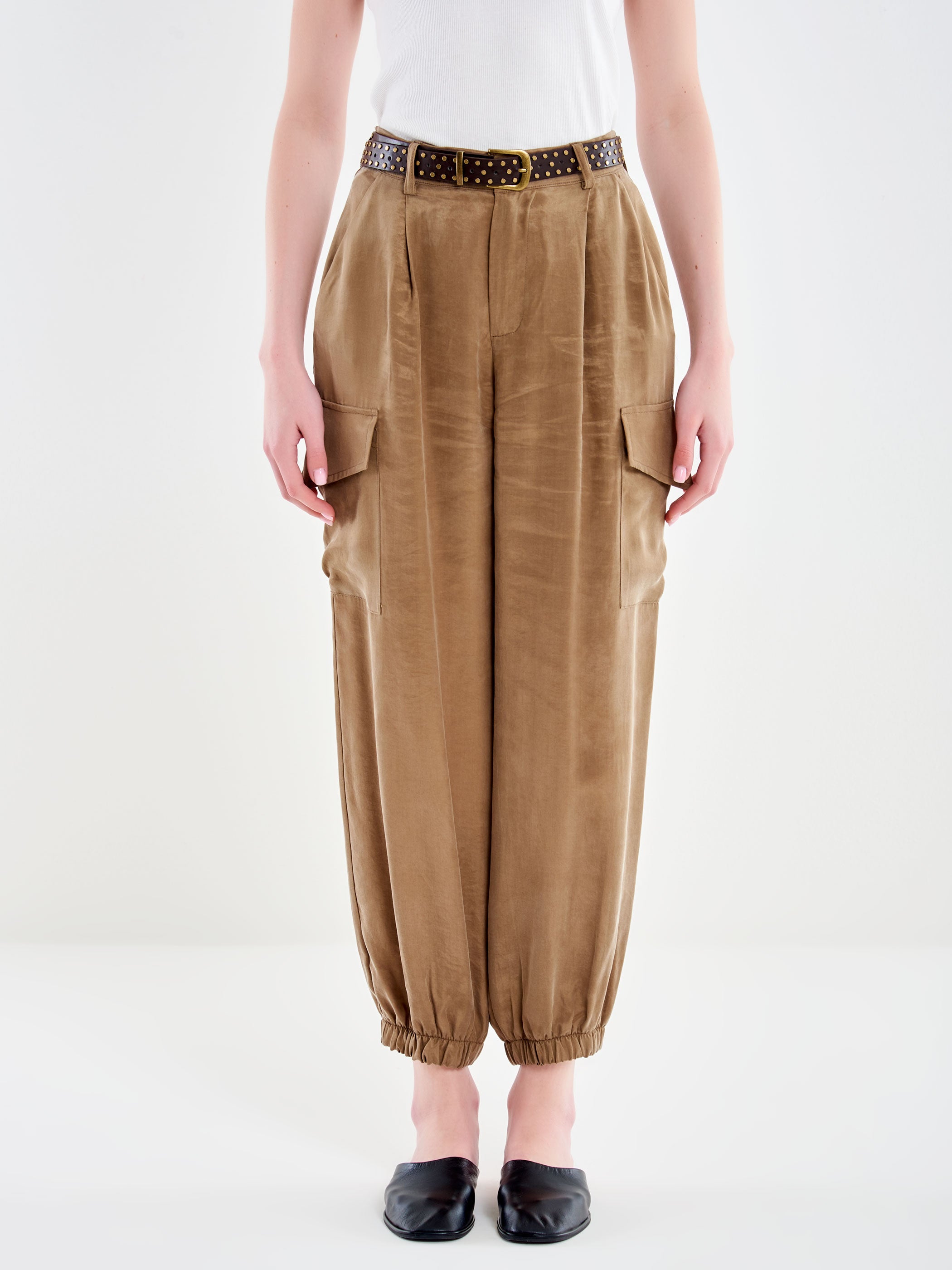 Pantalone con Tascone e Cintura