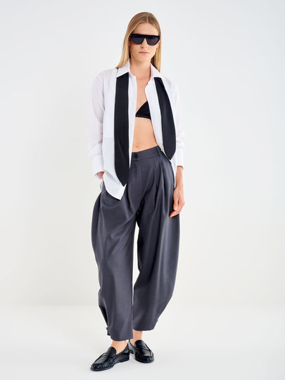 Pantalone con Bottoncino sul Fondo